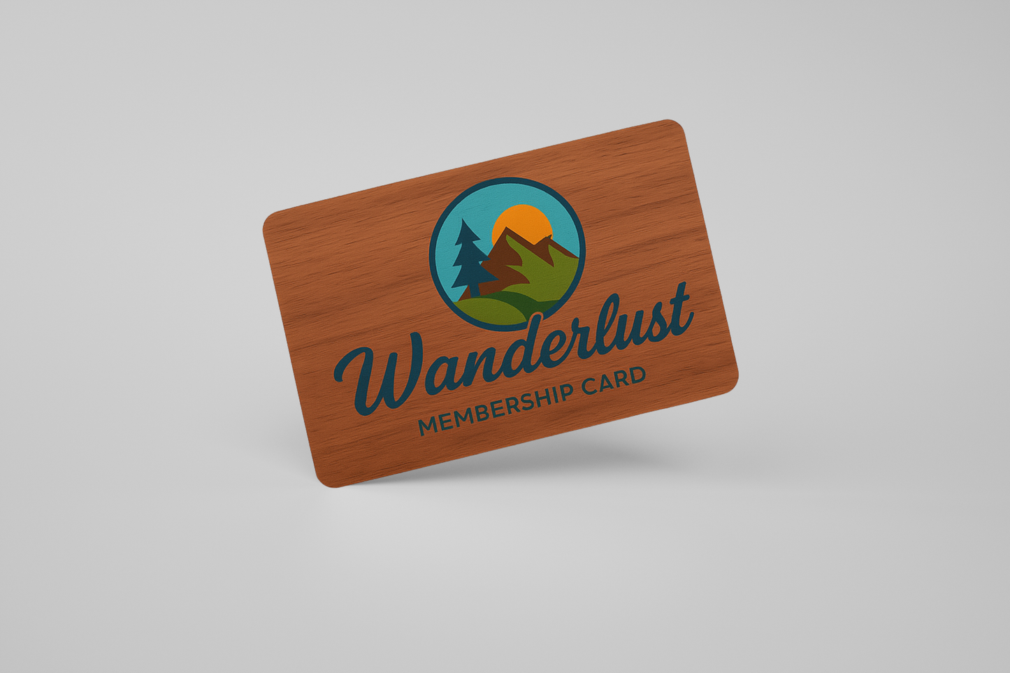 Une photo d'une carte RFID en bois sombre avec votre propre design