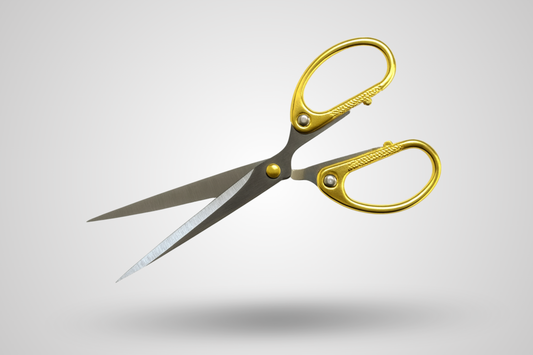 Ciseaux dorés pour inauguration de JM Band®. Achetez des billets en  ici.