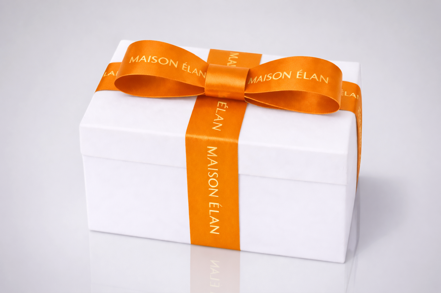 Breites bedrucktes Geschenkband